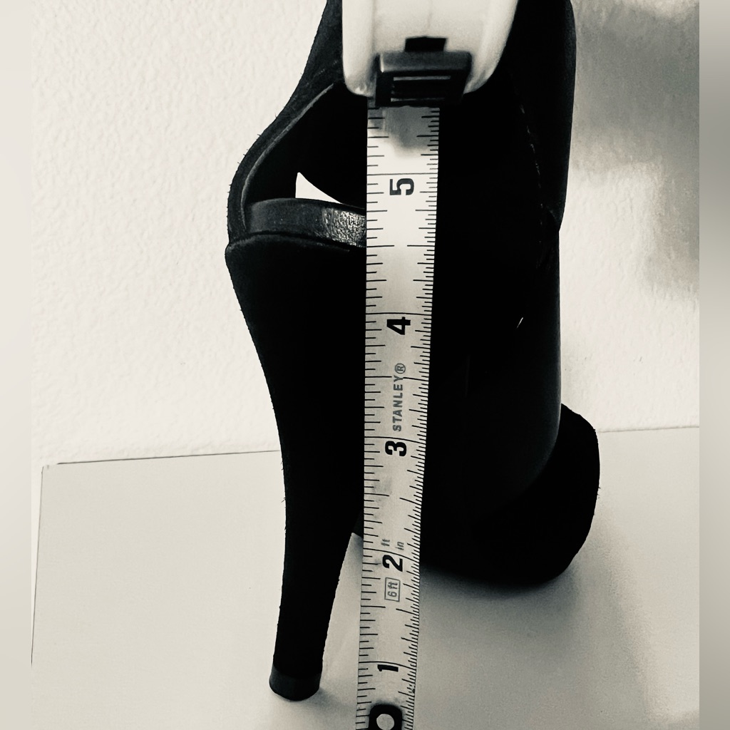 Never Worn, Very Good Condition, No Tags Or Box